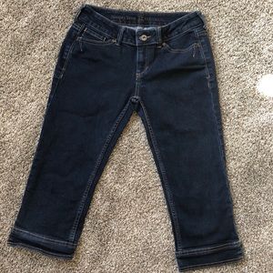 Vera Wang Dark Wash Capris - Sz 2P